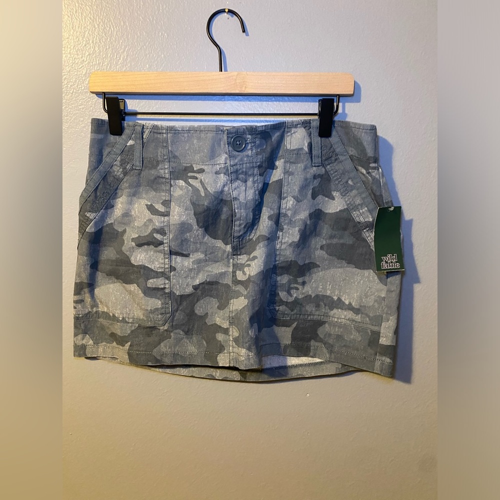 NWT Wild Fable Mini Camo Skirt- M